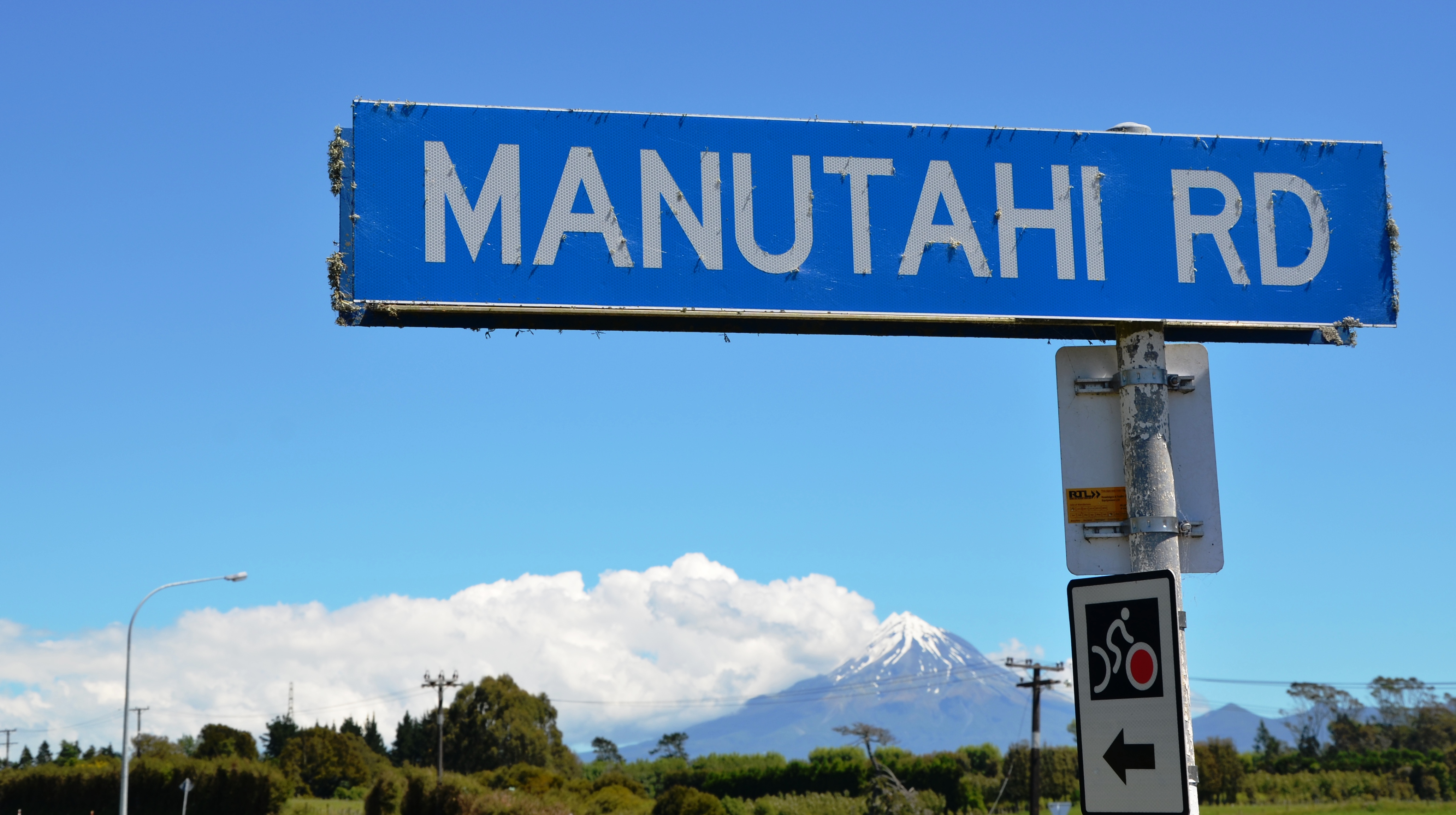 Manutahi_Road.jpg