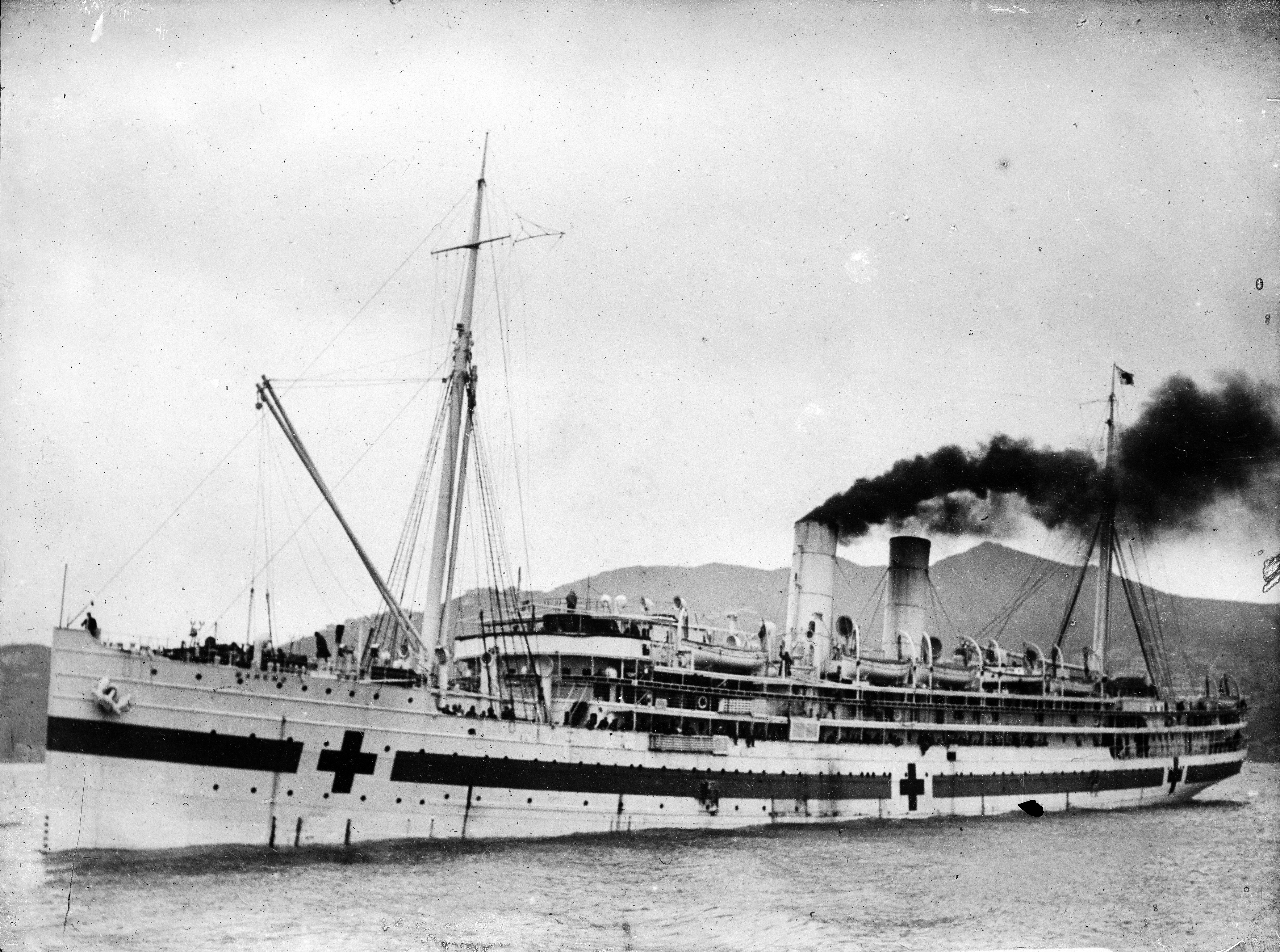 The hospital ship Maheno (1915-1918). John Dickie. Collection of Alexander Turnbull Library (11-002212-G).