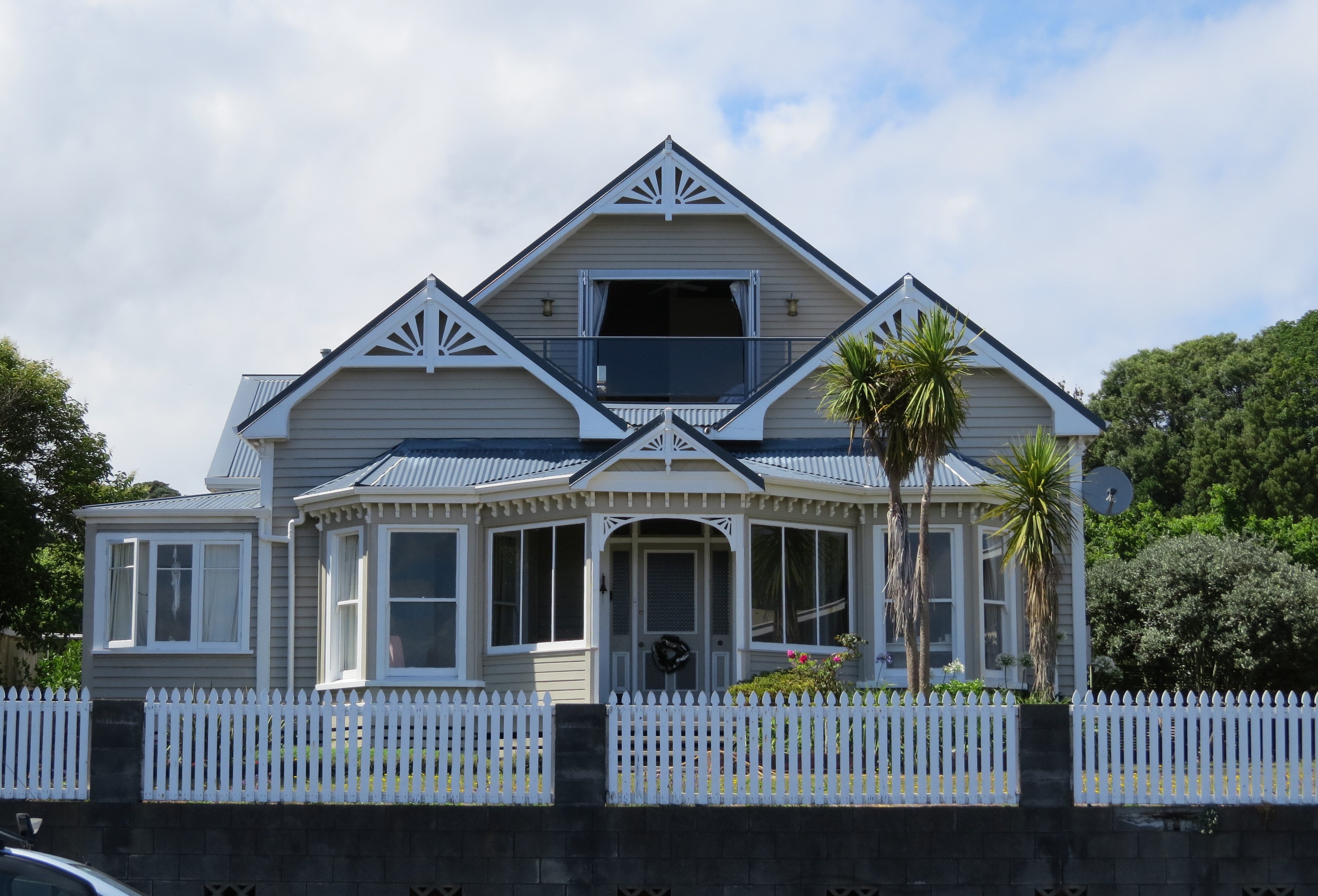 327_Devon_Street_West_2017.JPG