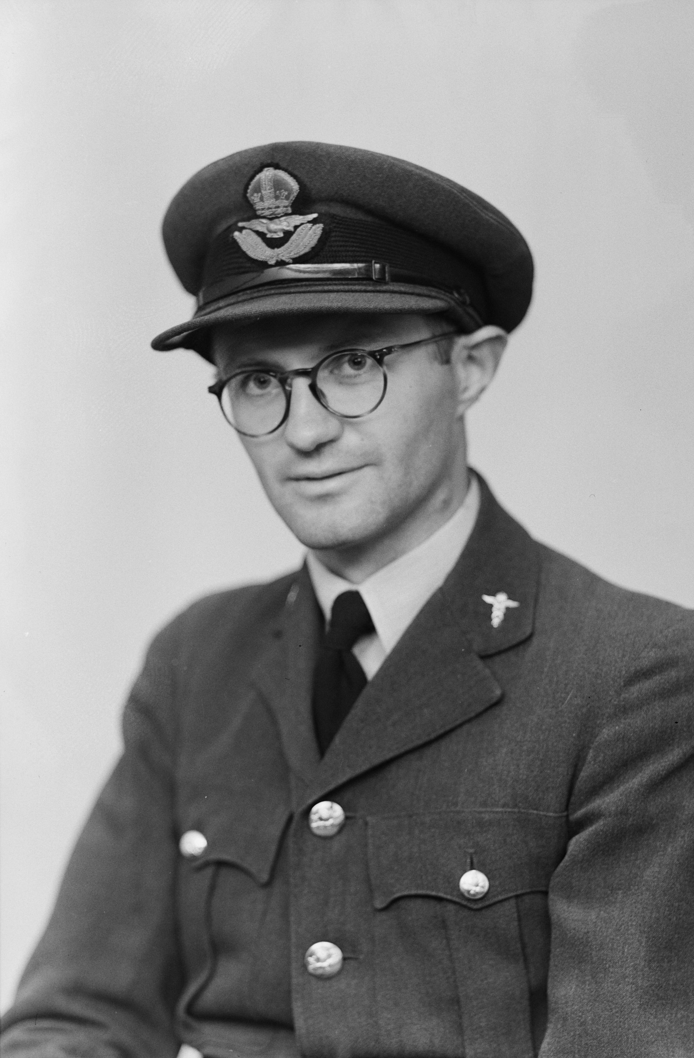 Ian Douglas Auld (1940s). Swainson's Studios. Collection of Puke Ariki (SW1945.0102a).