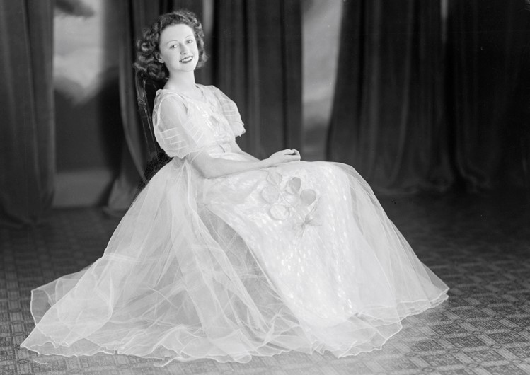 Trevor Casey Sister SW1931 1940 04176